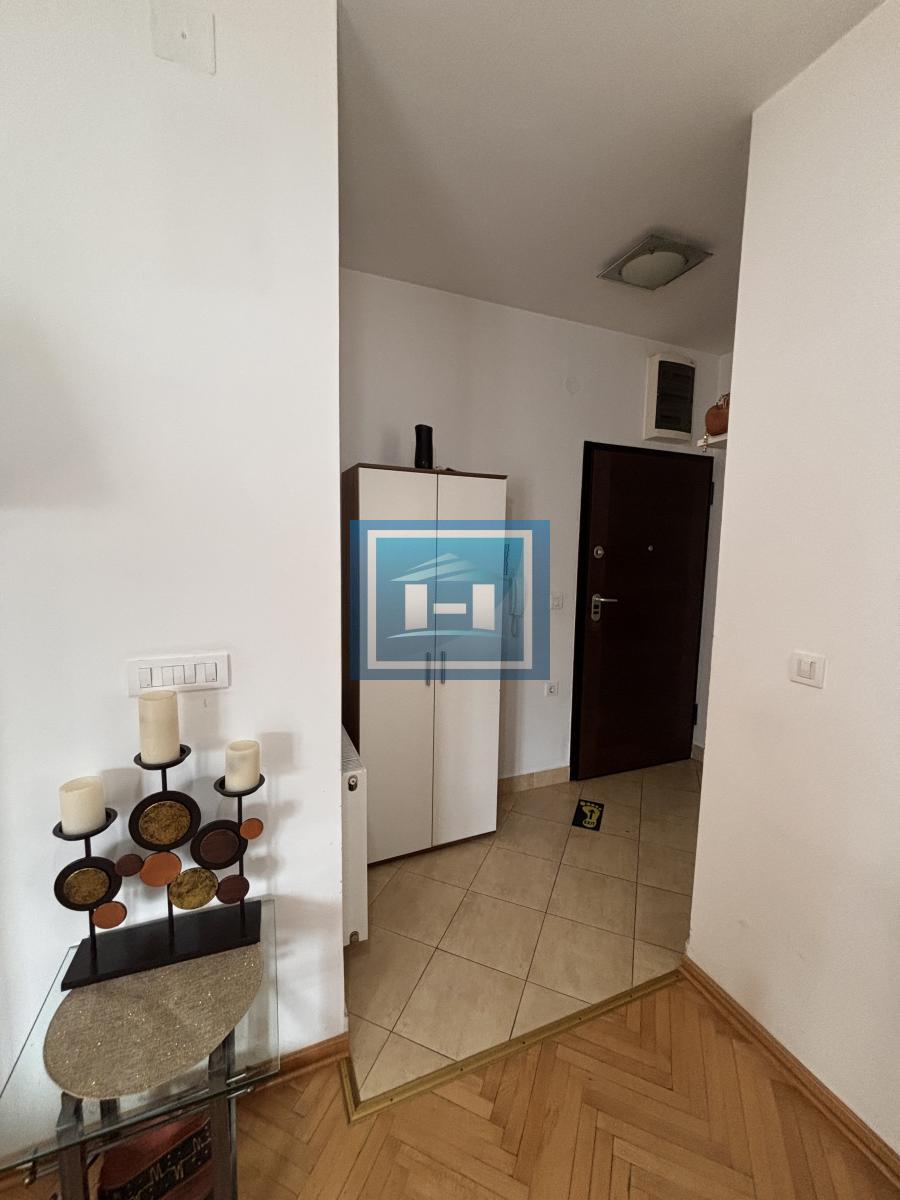 Savršen četvorosoban stan na još boljoj lokaciji 11