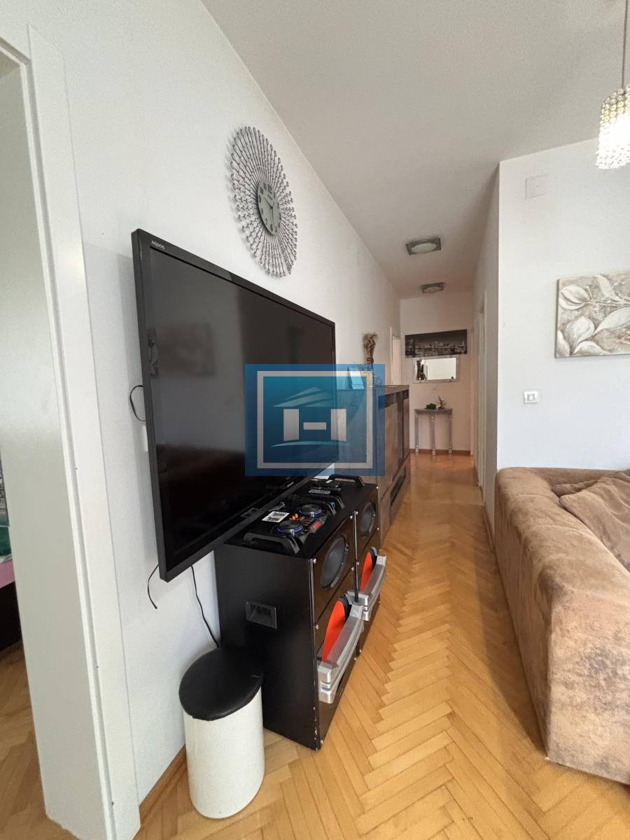 Savršen četvorosoban stan na još boljoj lokaciji 17