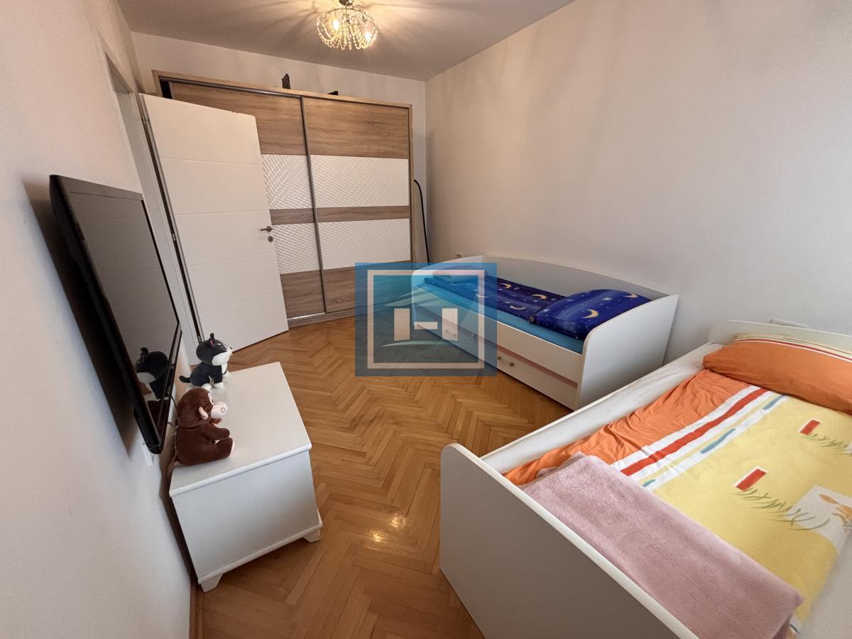 Savršen četvorosoban stan na još boljoj lokaciji 21