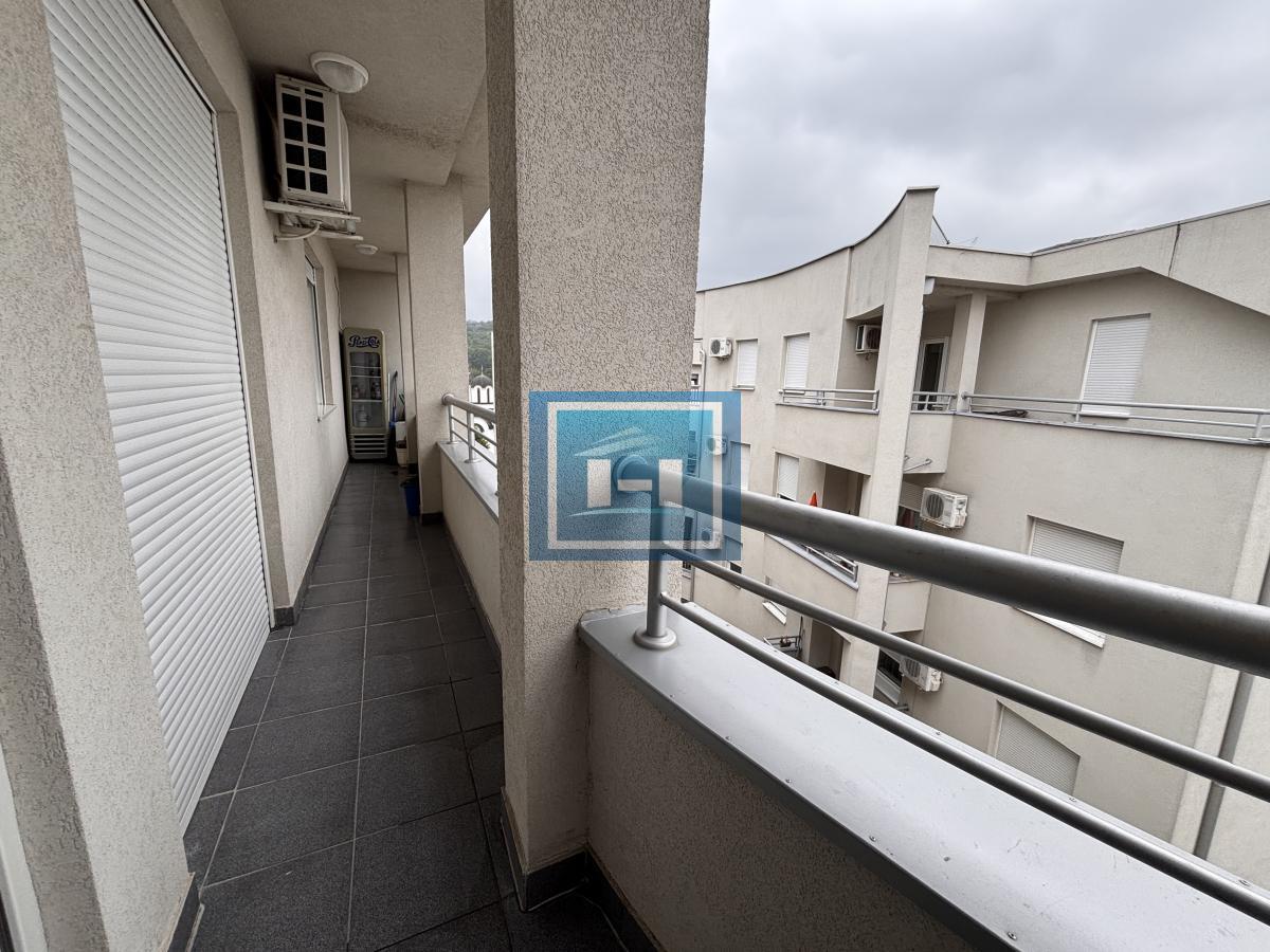 Savršen četvorosoban stan na još boljoj lokaciji 32