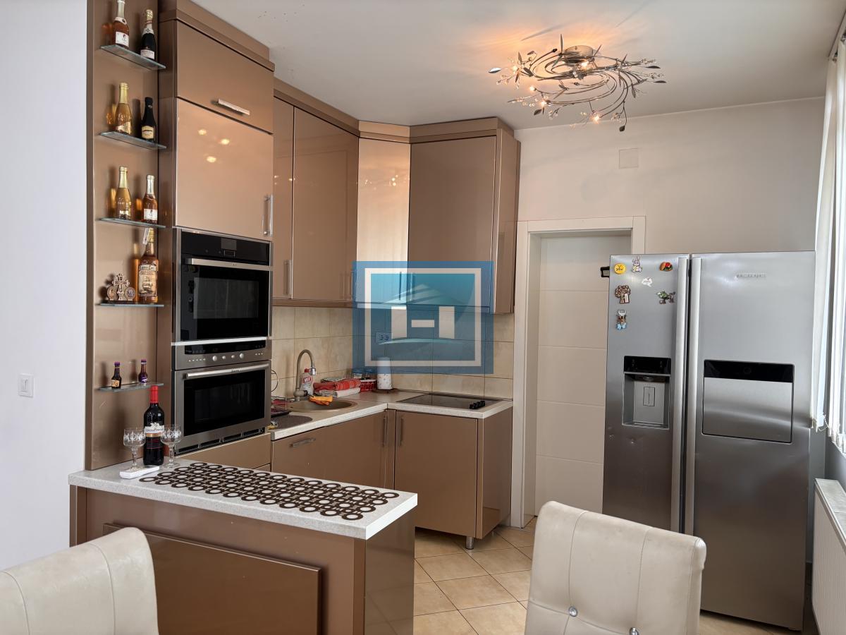 Savršen četvorosoban stan na još boljoj lokaciji 4