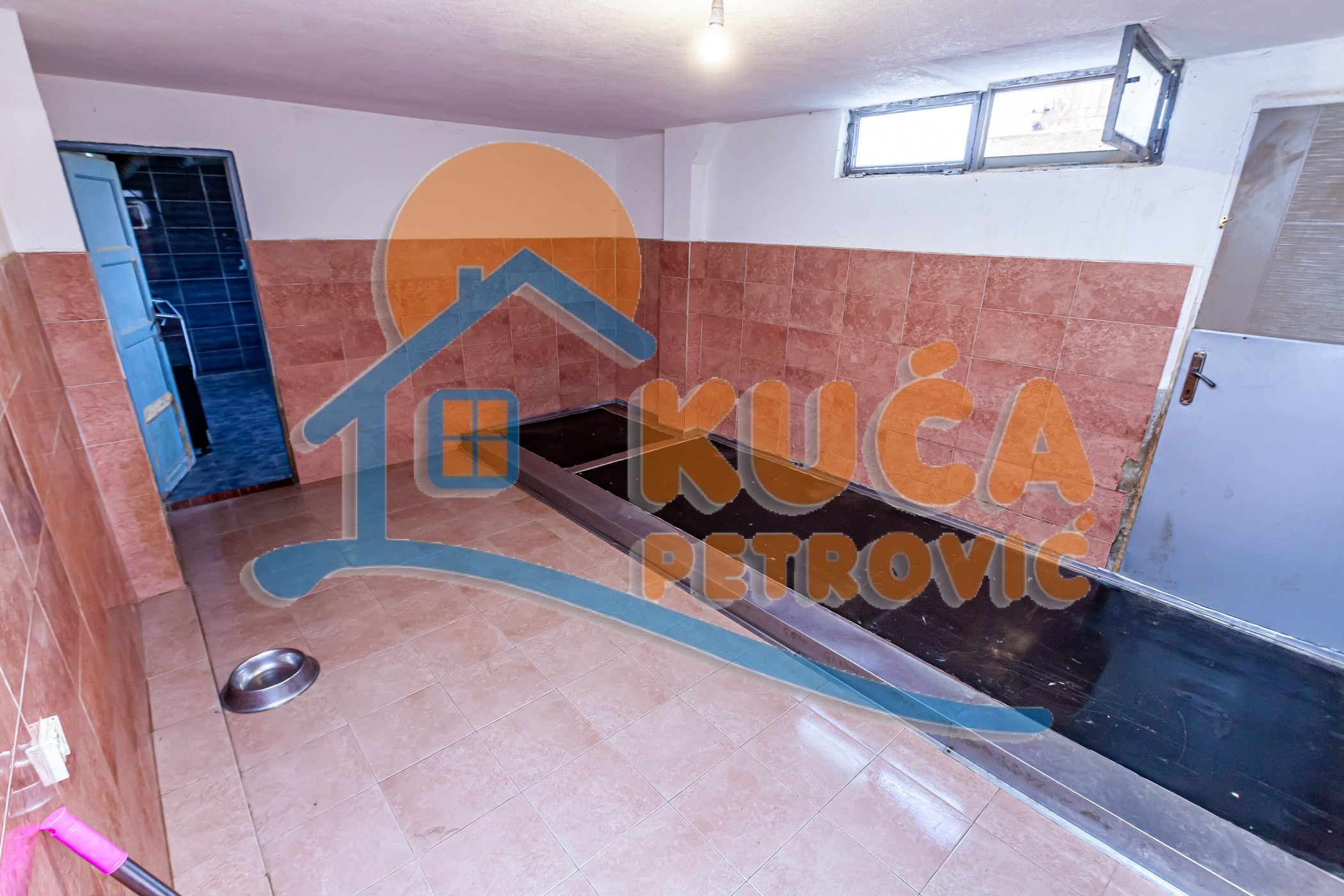 četvorosobna kuća, 184 m2, Crveni krst, Metalska ID: p-014517 24