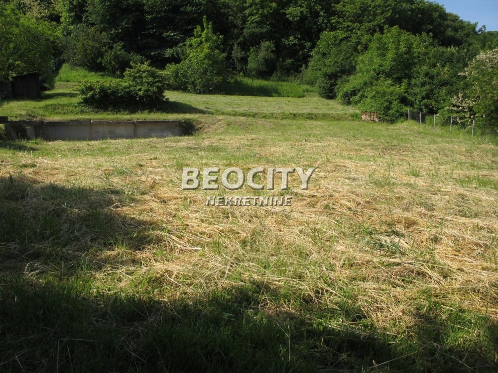 Plac, Mirijevo, Pirandelova ID: 121421 5