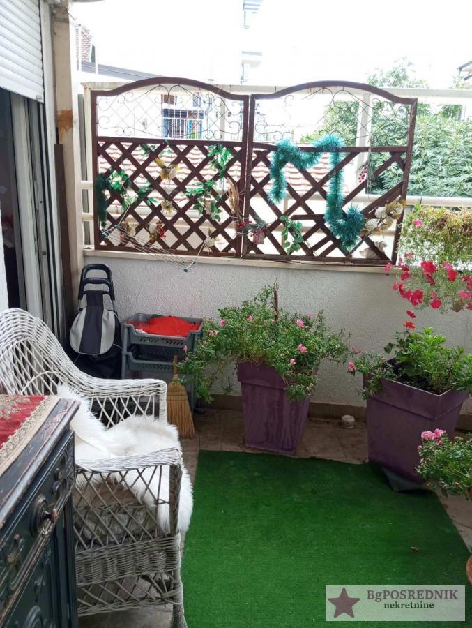 Vračar, Čubura, Sazonova, 61m2+14m2 12