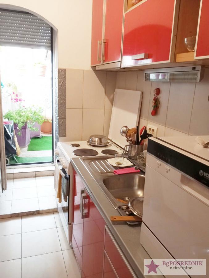 Vračar, Čubura, Sazonova, 61m2+14m2 7