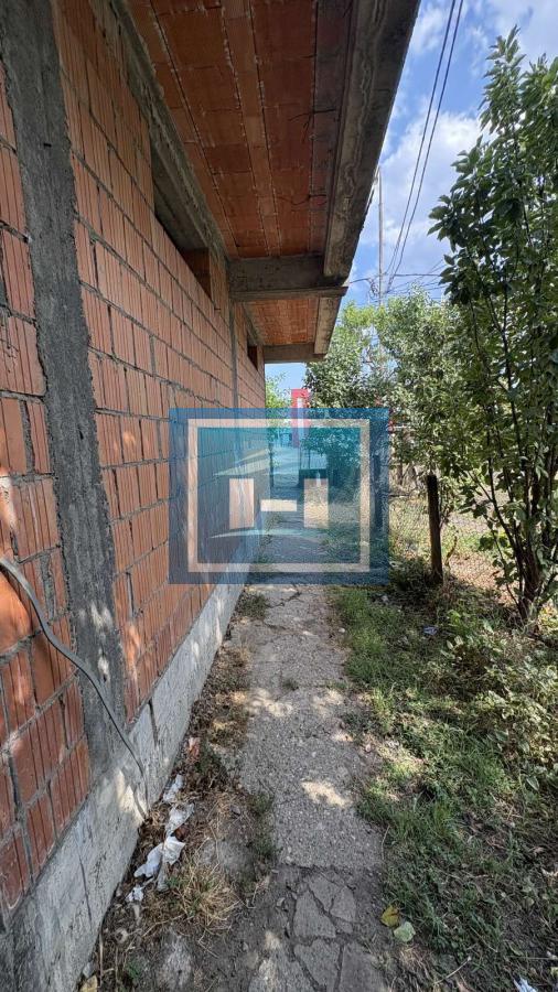 Na prodaju kuća u sivoj fazi – odlična lokacija, velika prilika 3