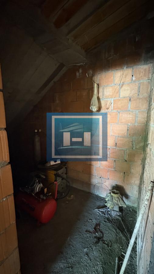 Na prodaju kuća u sivoj fazi – odlična lokacija, velika prilika 9