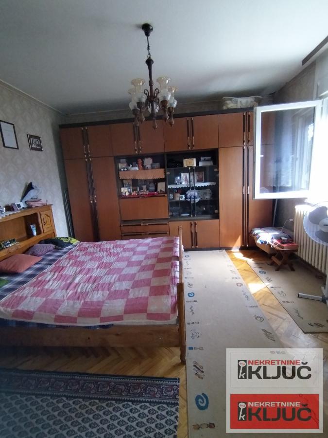 FUTOG, Kuća 148m2 na Placu 528m2 23