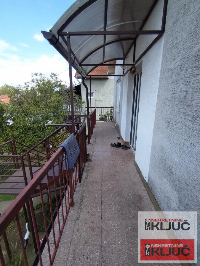 FUTOG, Kuća 148m2 na Placu 528m2 28