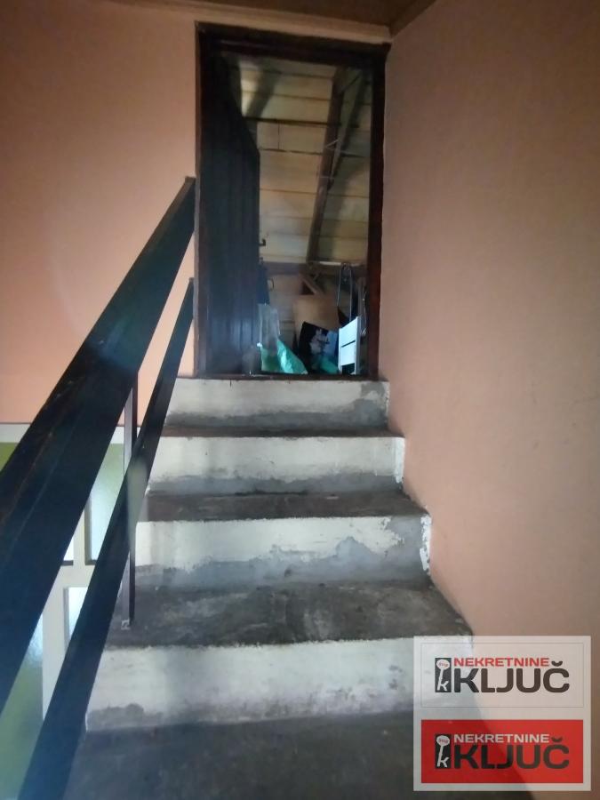 FUTOG, Kuća 148m2 na Placu 528m2 30