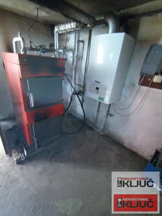 FUTOG, Kuća 148m2 na Placu 528m2 37