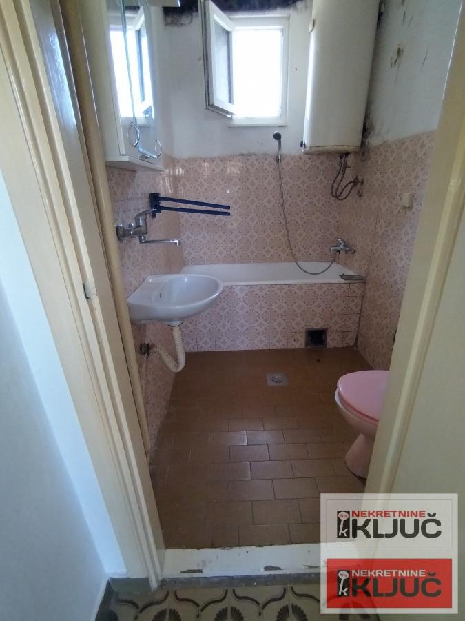 FUTOG, Kuća 148m2 na Placu 528m2 38