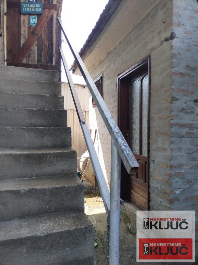 FUTOG, Kuća 148m2 na Placu 528m2 46