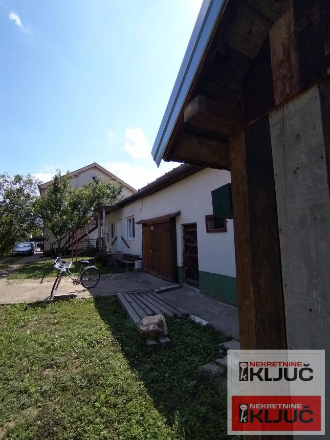 FUTOG, Kuća 148m2 na Placu 528m2 53