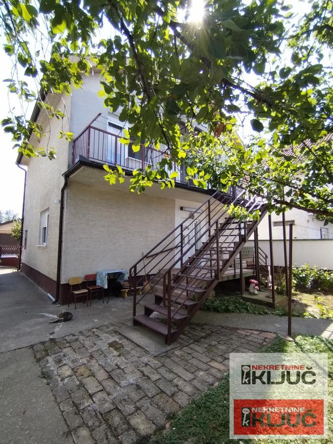 FUTOG, Kuća 148m2 na Placu 528m2 54