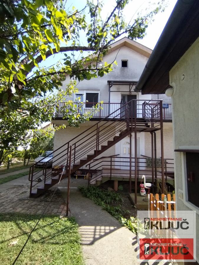 FUTOG, Kuća 148m2 na Placu 528m2 55