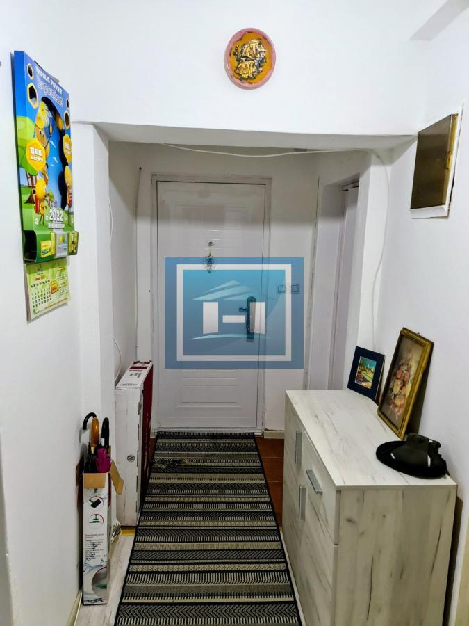 Prodaje se stan 50m² – odlična lokacija, Paraćin 10