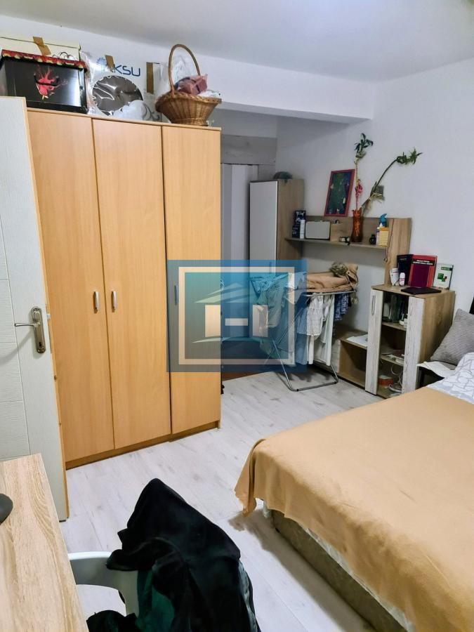 Prodaje se stan 50m² – odlična lokacija, Paraćin 13