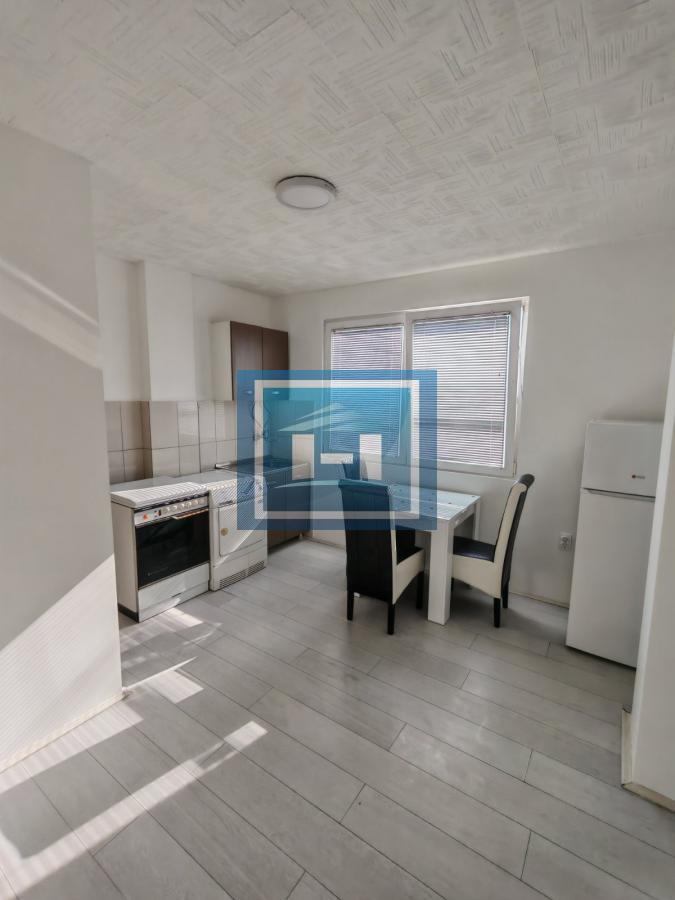 Prodaje se stan 50m² – odlična lokacija, Paraćin 15