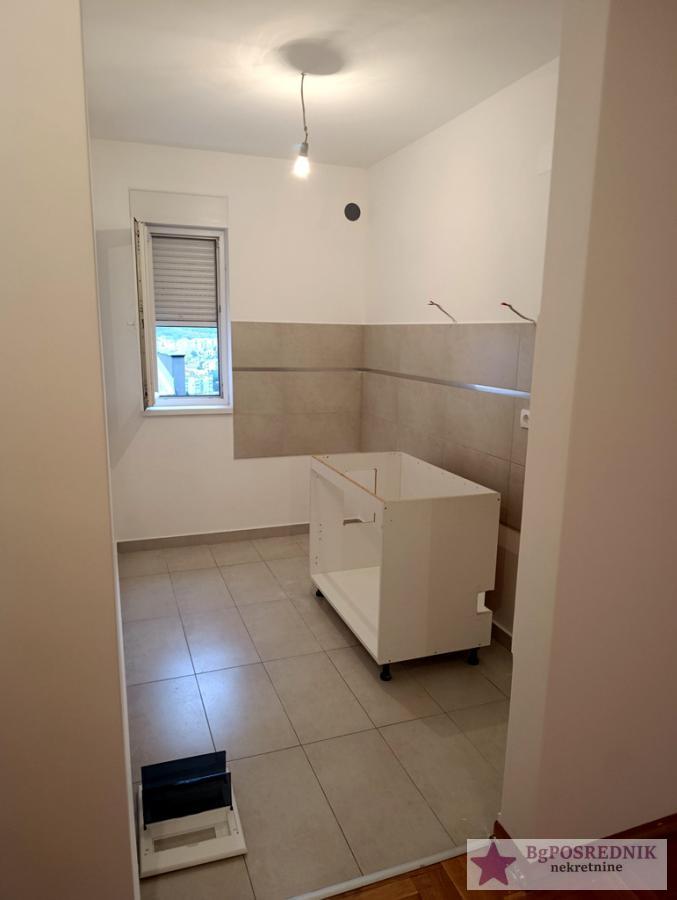 Zvezdara, Zvezdarska šuma-Ćalije, Radmile Savićević, 100m2 5