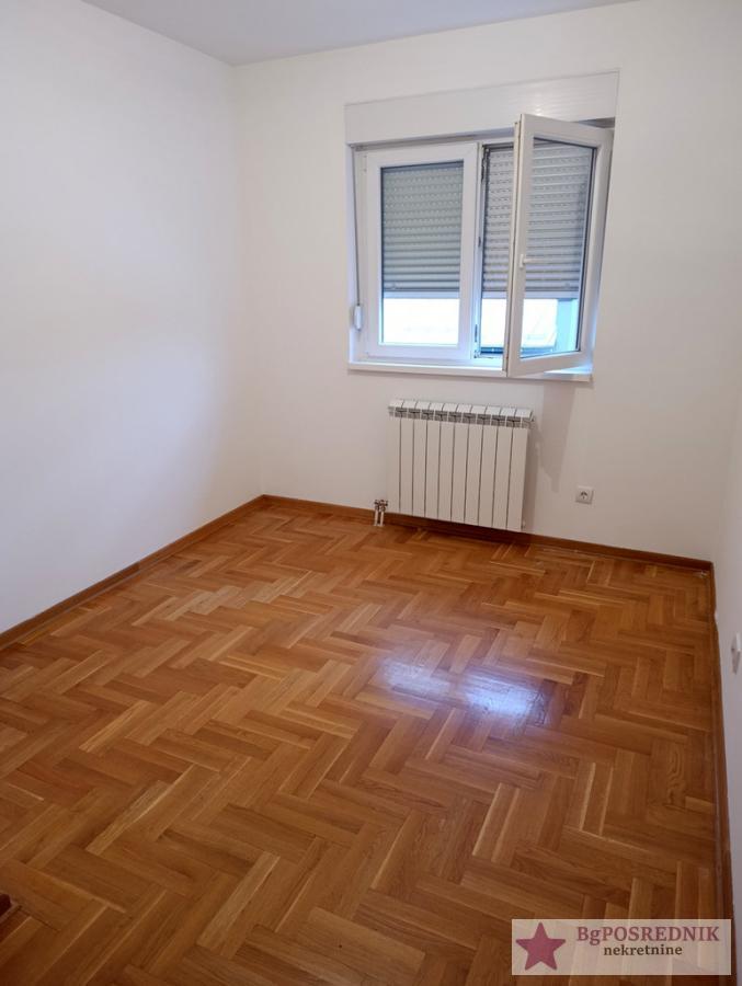 Zvezdara, Zvezdarska šuma-Ćalije, Radmile Savićević, 100m2 8