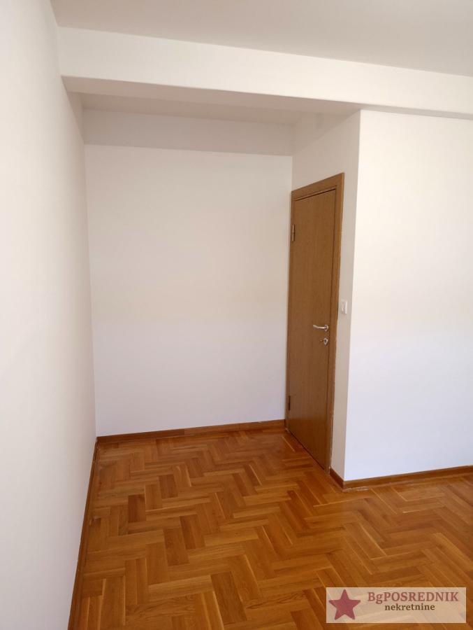 Zvezdara, Zvezdarska šuma-Ćalije, Radmile Savićević, 100m2 9