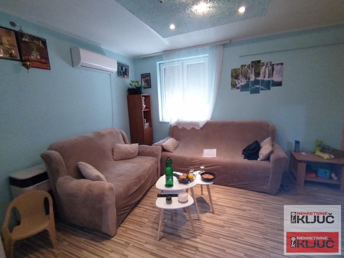 KOD NAJLON PIJACE, 52m2, Troiposoban, Funkcionalan 2