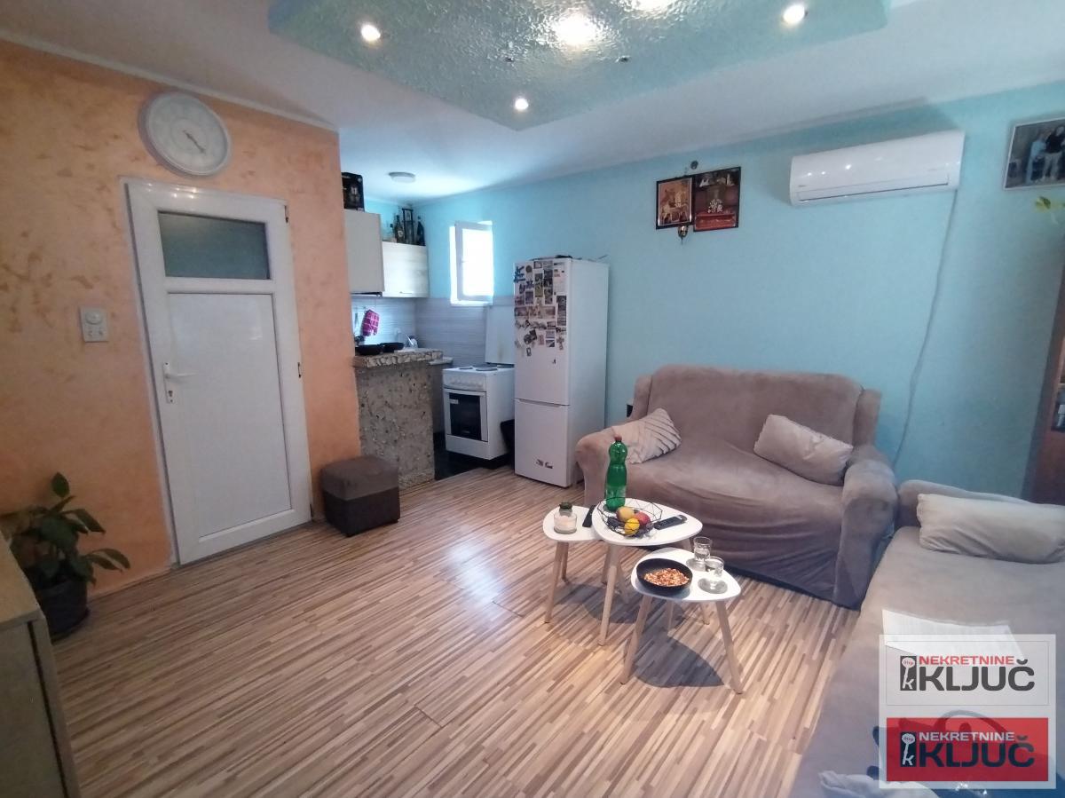 KOD NAJLON PIJACE, 52m2, Troiposoban, Funkcionalan 3