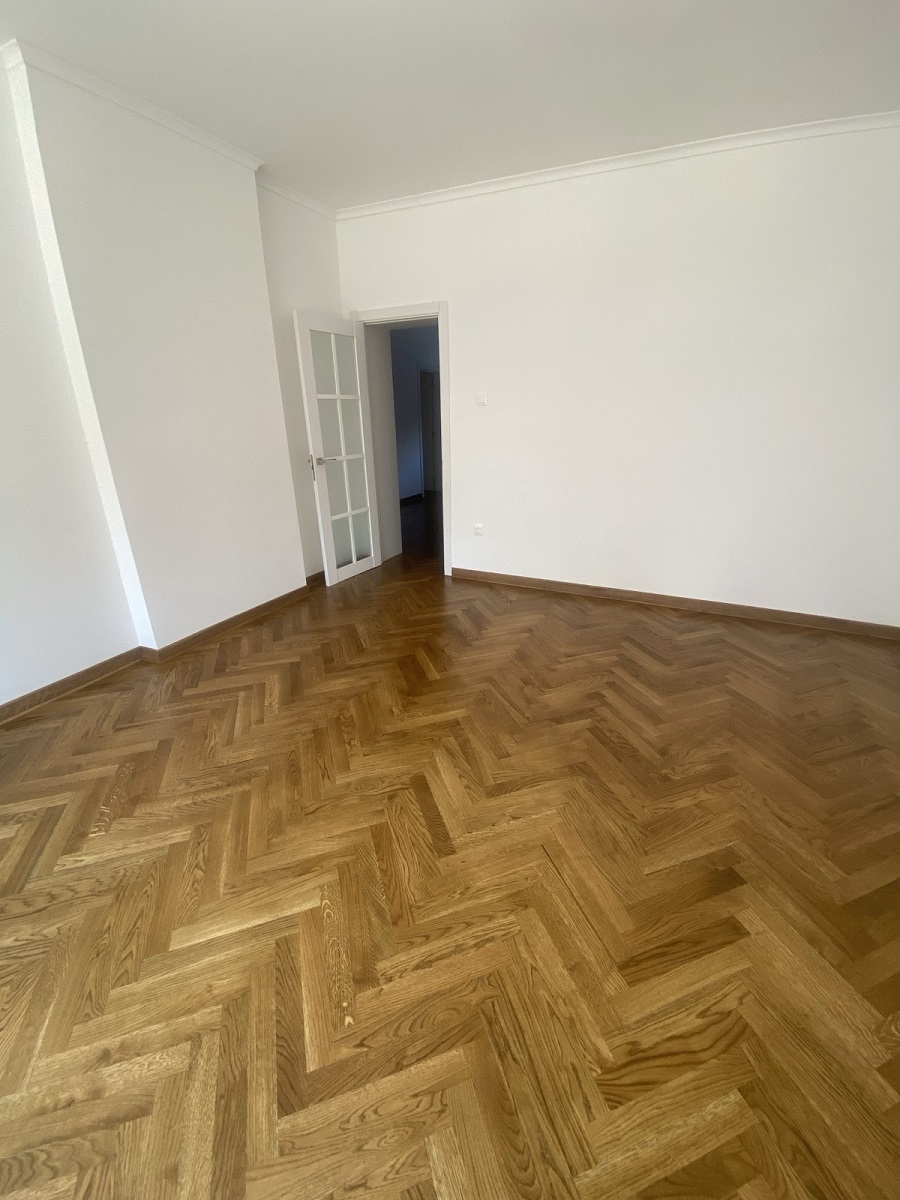 Prodajemo renoviran 3 0 stan  Južni bulevar  78m2 4