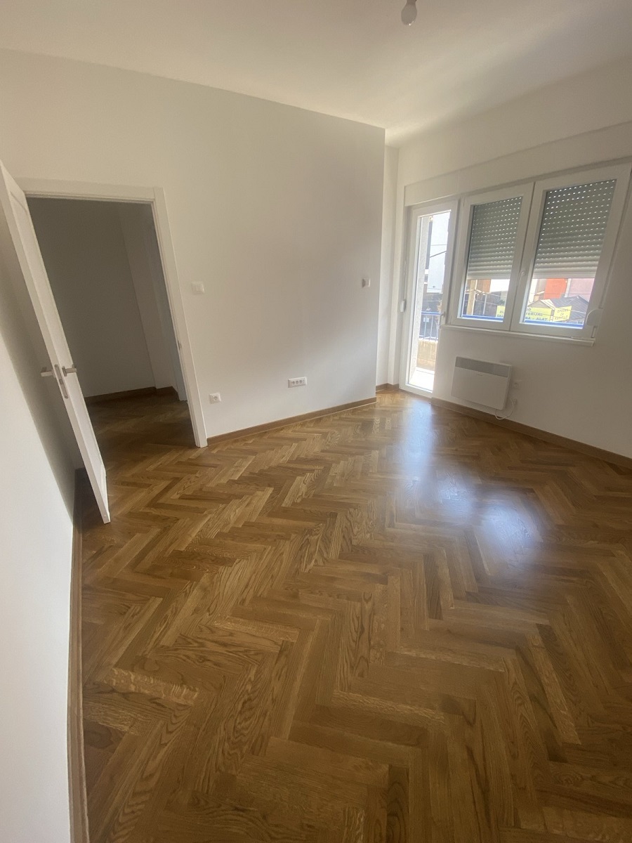 Prodajemo renoviran 3 0 stan  Južni bulevar  78m2 3