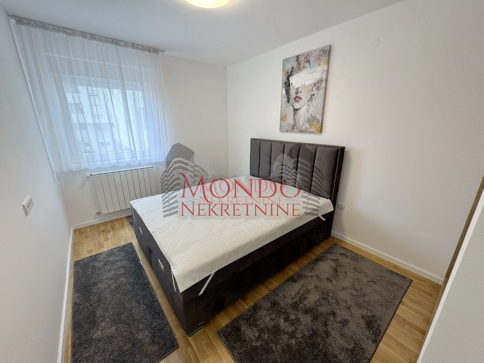 Dvoiposoban nov stan neuseljavan u samom centru grada sa parkingom 8