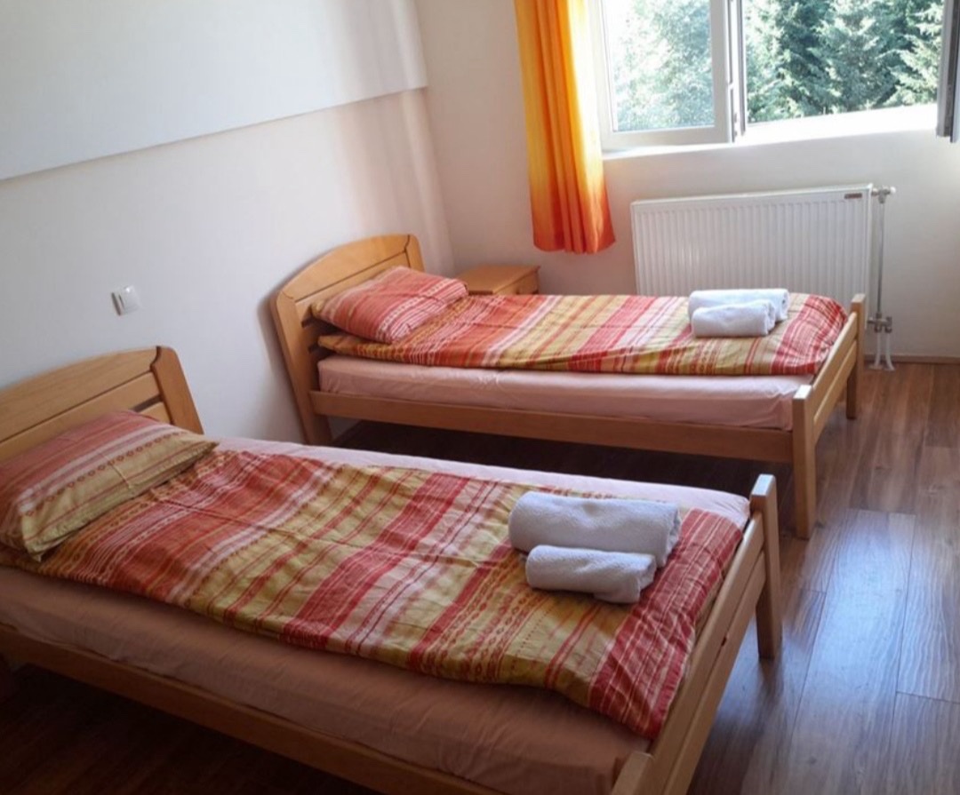 Prodajem apartman na Kopaoniku mirno mesto divan pogled dobra investicija 4