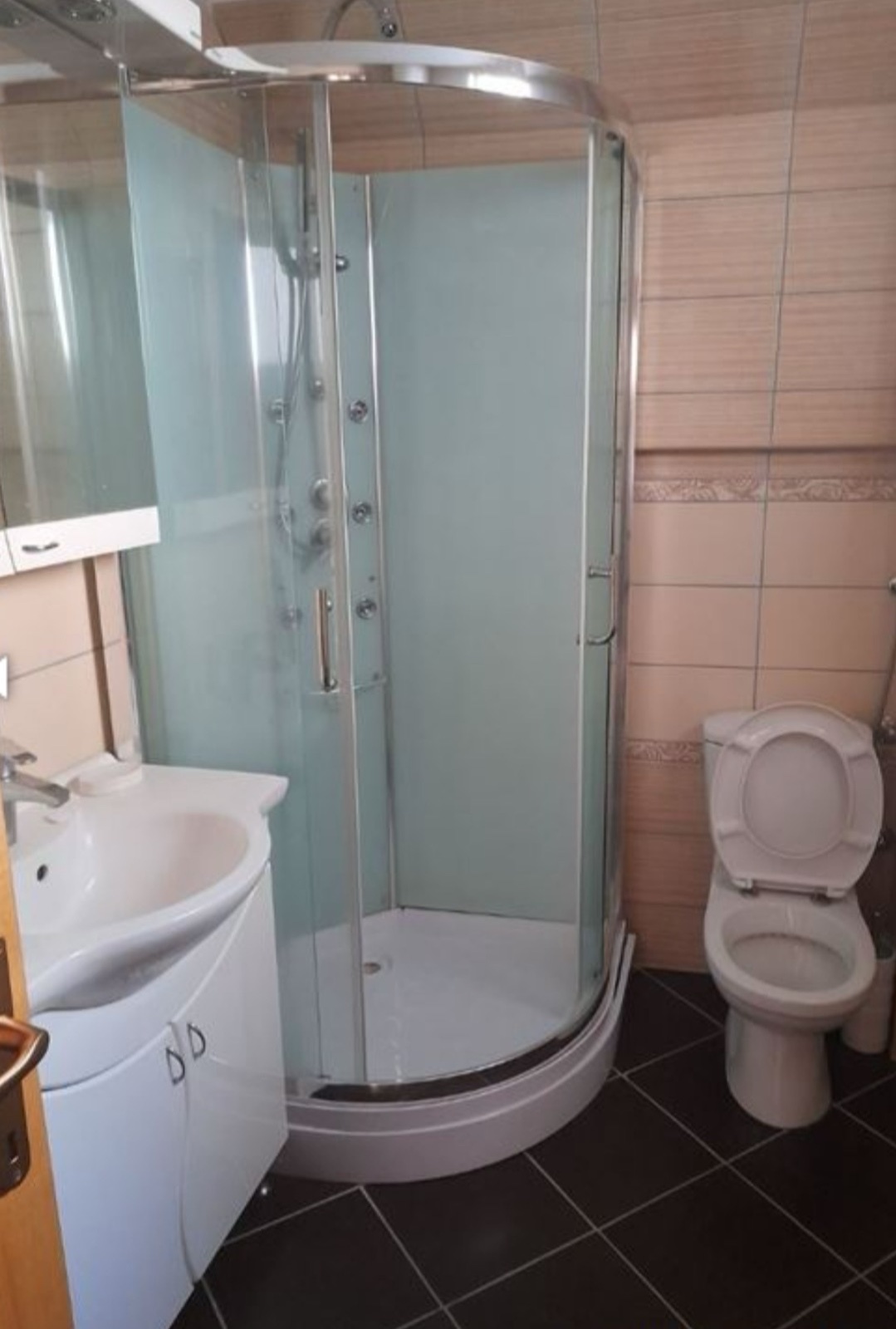 Prodajem apartman na Kopaoniku mirno mesto divan pogled dobra investicija 5