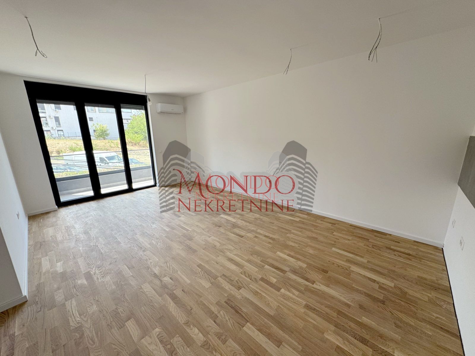 Na prodaju dvoiposoban nov stan na Paliluli kod Kule 2