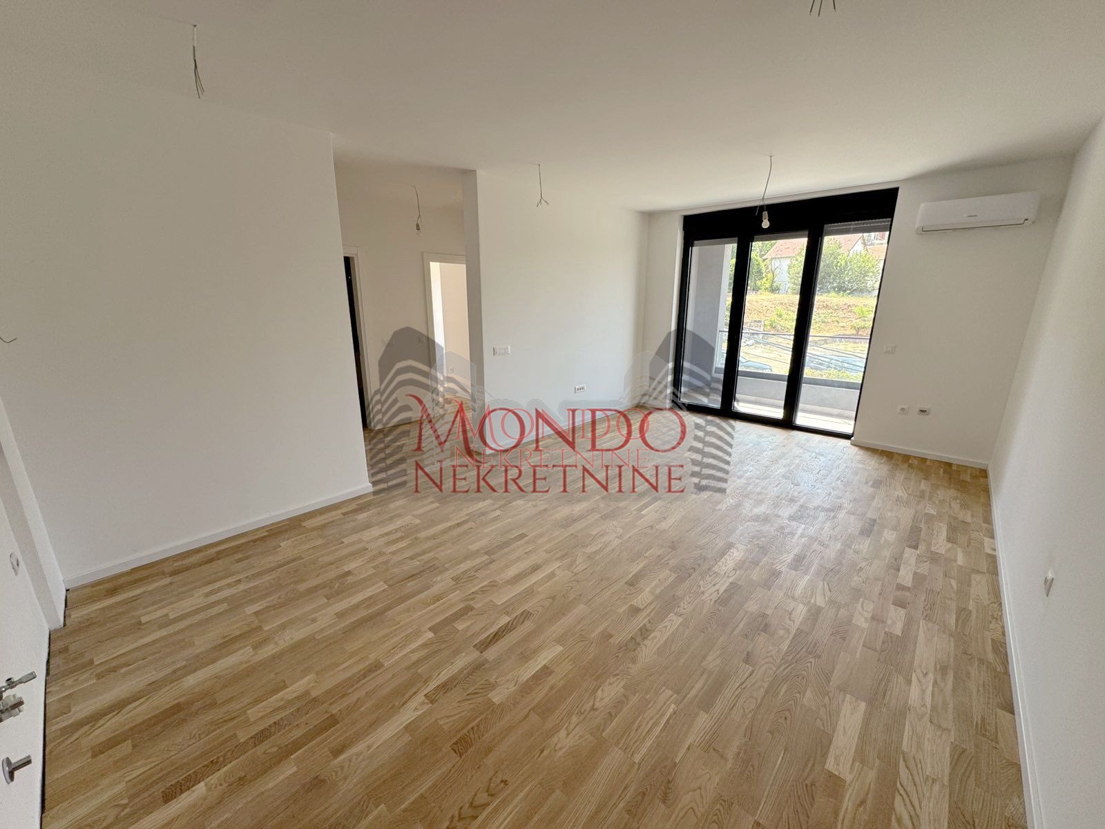 Na prodaju dvoiposoban nov stan na Paliluli kod Kule 1