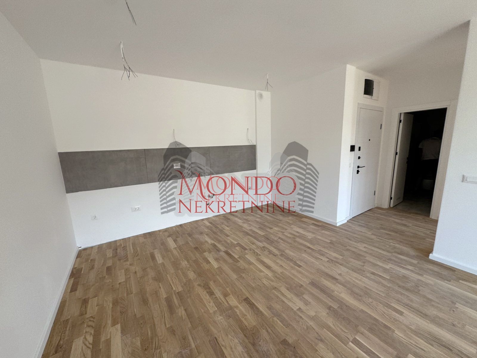 Na prodaju dvoiposoban nov stan na Paliluli kod Kule 5