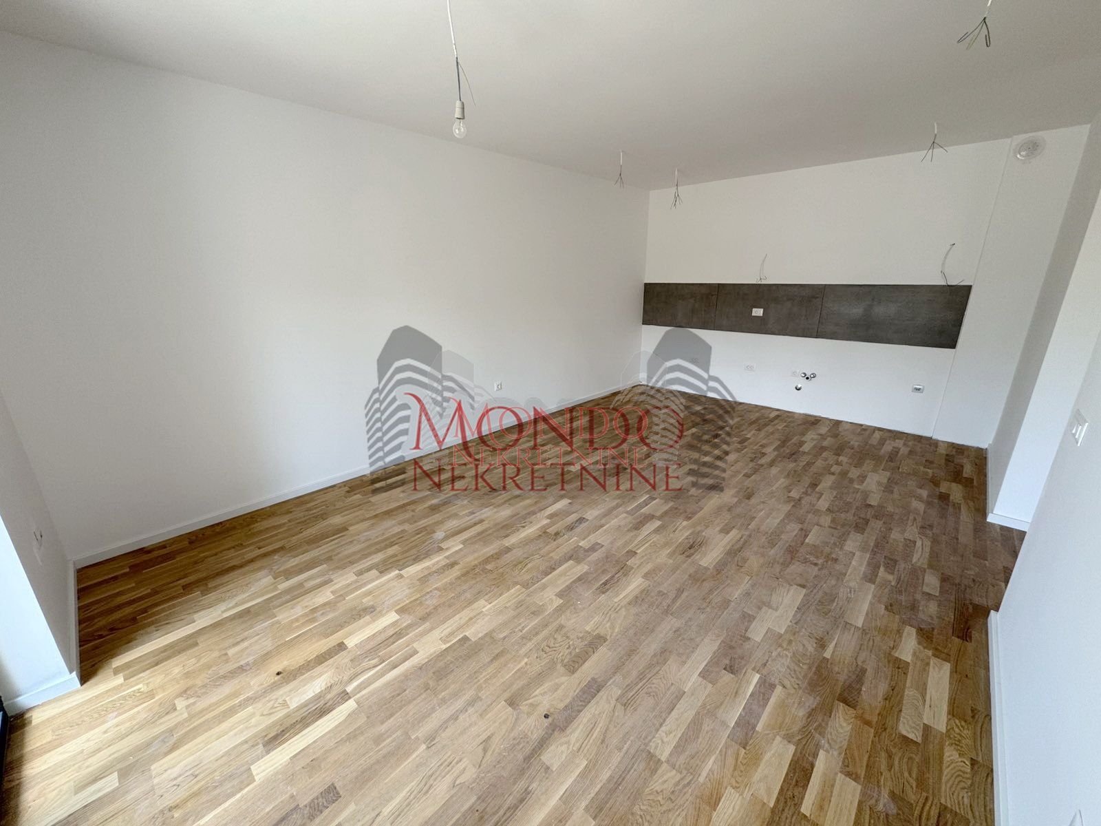 Na prodaju dvoiposoban nov stan na Paliluli kod Kule 3