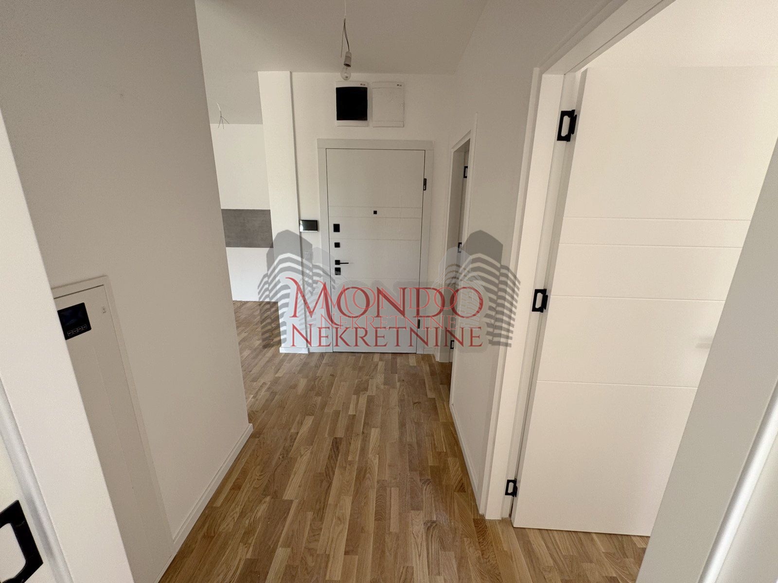 Na prodaju dvoiposoban nov stan na Paliluli kod Kule 6