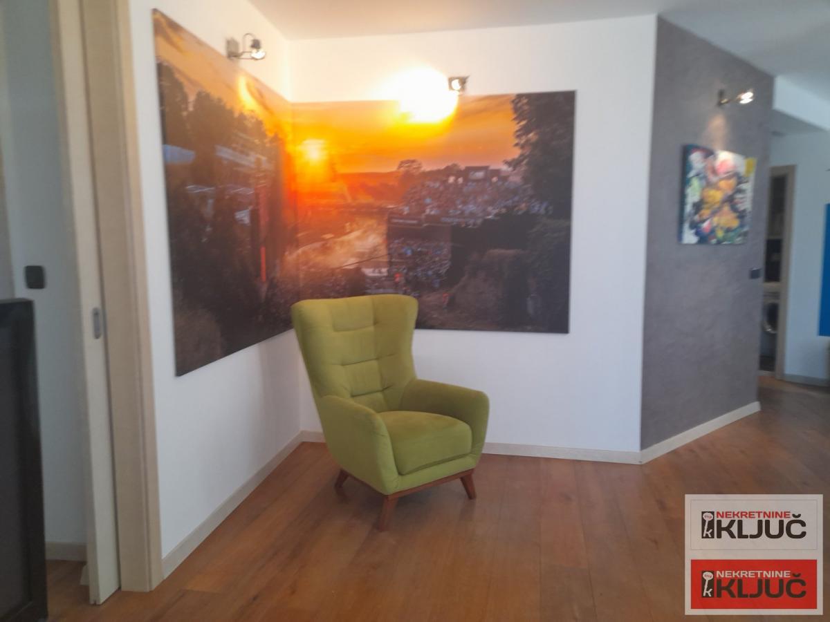 BLIZINA KEJA, 80m2, Trosoban, Maksima Gorkog 11