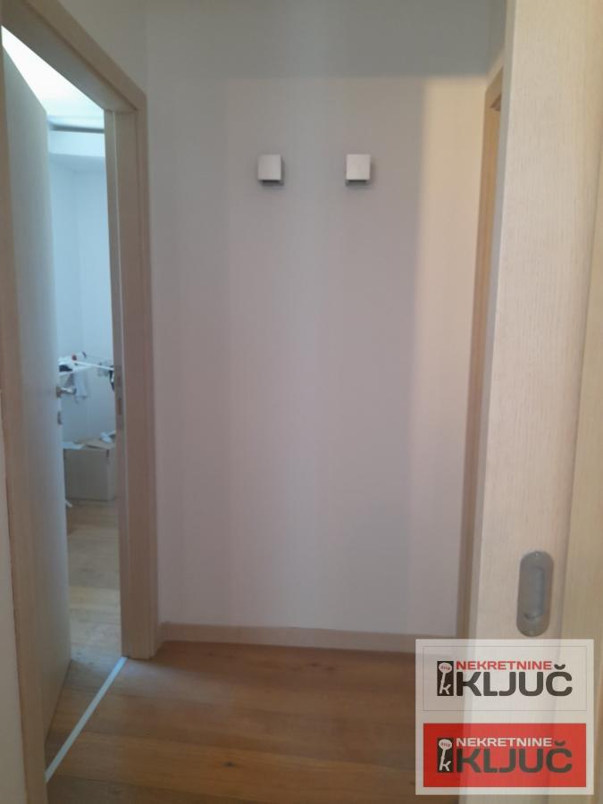 BLIZINA KEJA, 80m2, Trosoban, Maksima Gorkog 15