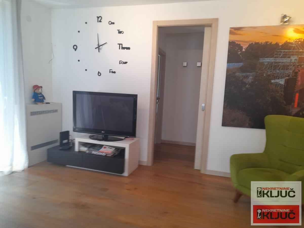 BLIZINA KEJA, 80m2, Trosoban, Maksima Gorkog 9