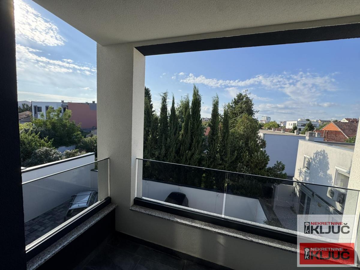 BULEVAR EVROPE, 136m2, Četvoroiposoban- Penthouse sa pdv 8