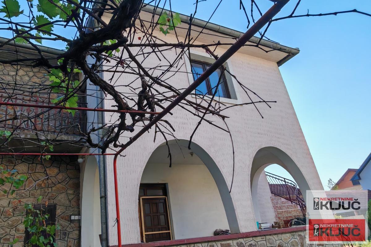 FUTOG, Kuća 163m2 na placu 676m2 3