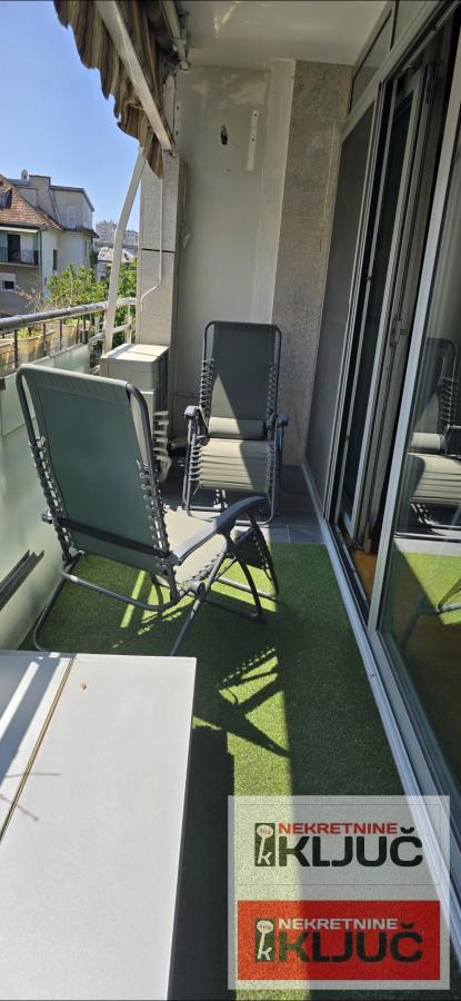 SPENS IZDAJE SE PETOSOBAN STAN ZA STANOVANJE ILI POSLOVNE DELATNOSTI 15