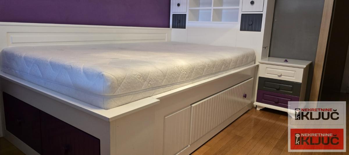 SPENS IZDAJE SE PETOSOBAN STAN ZA STANOVANJE ILI POSLOVNE DELATNOSTI 19