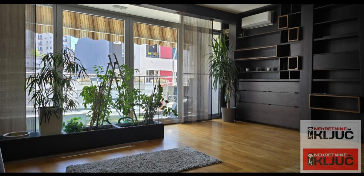 SPENS IZDAJE SE PETOSOBAN STAN ZA STANOVANJE ILI POSLOVNE DELATNOSTI 2