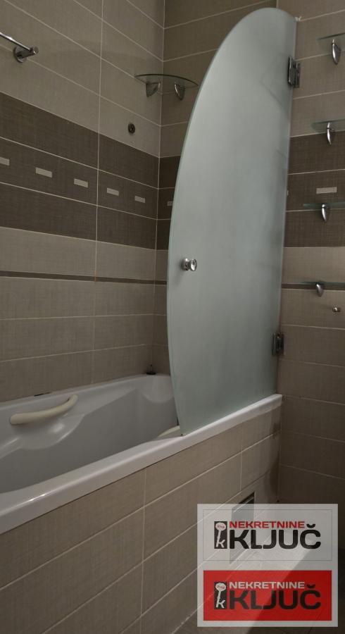 SPENS IZDAJE SE PETOSOBAN STAN ZA STANOVANJE ILI POSLOVNE DELATNOSTI 5