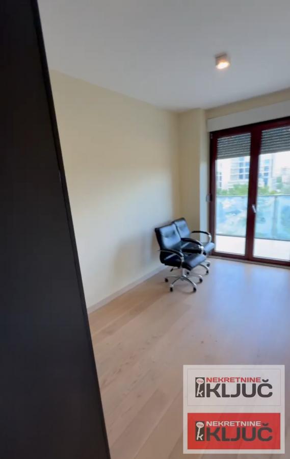 LIMAN 3 PARK CITY IZDAJE SE KANCELARIJSKI PROSTOR 12