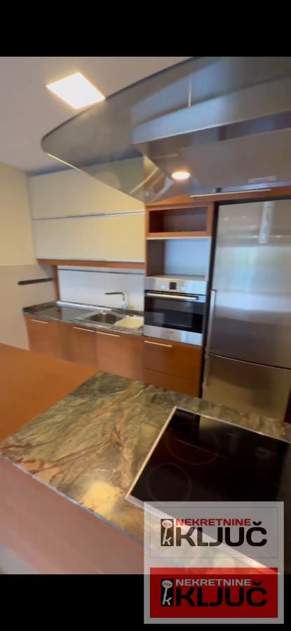 LIMAN 3 PARK CITY IZDAJE SE KANCELARIJSKI PROSTOR 2