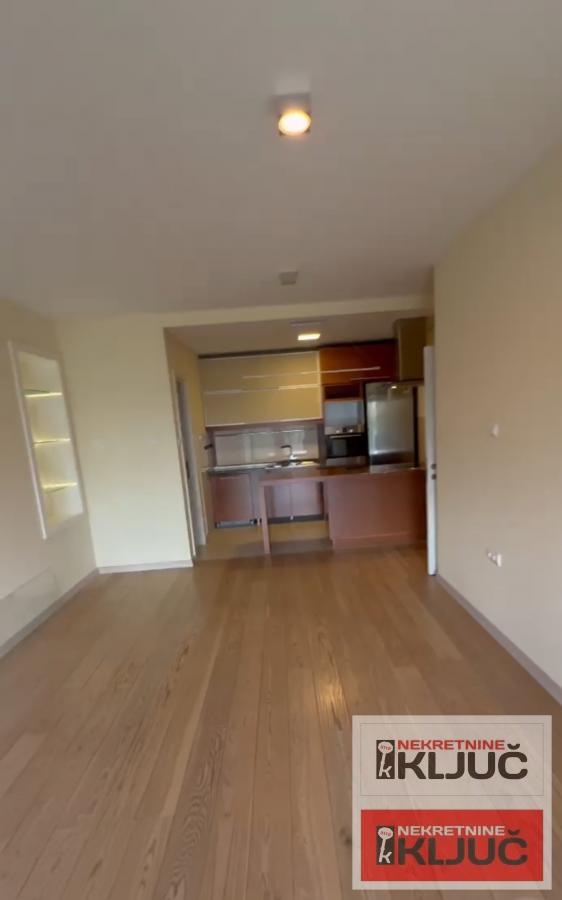 LIMAN 3 PARK CITY IZDAJE SE KANCELARIJSKI PROSTOR 6